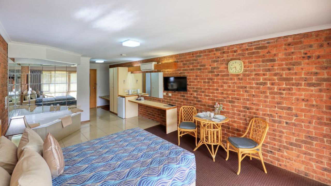Tooleybuc Club Motor Inn Extérieur photo